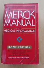 The Merck Manual of Medical Information by Robert Berkow (2000, Trade Paperback)
