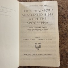 New Oxford Annotated Bible with the Apocrypha, Revised Standard Version 1977