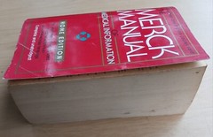 The Merck Manual of Medical Information by Robert Berkow (2000, Trade Paperback)